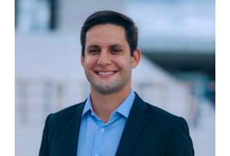 Ex-deputado Rafael Motta sofre acidente durante prática de kitesurf em Natal