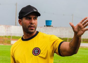 Baraúnas anuncia contratação do técnico Eugênio Gomes