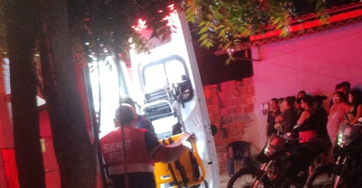 Adolescente morre no Hospital Tarcísio Maia após ser baleado no bairro Santo Antônio