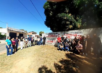 Servidores da Fundase mantém paralisação e vão decidir sobre greve nesta terça-feira (19)
