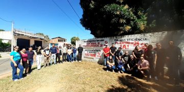 Servidores da Fundase mantém paralisação e vão decidir sobre greve nesta terça-feira (19)