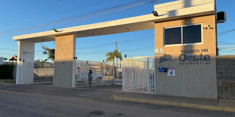 Policial penal é preso suspeito de matar companheira em condomínio de Mossoró