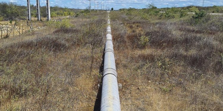 Testes da adutora Apodi-Mossoró são iniciados no trecho entre Sítio Carrasco e Mossoró