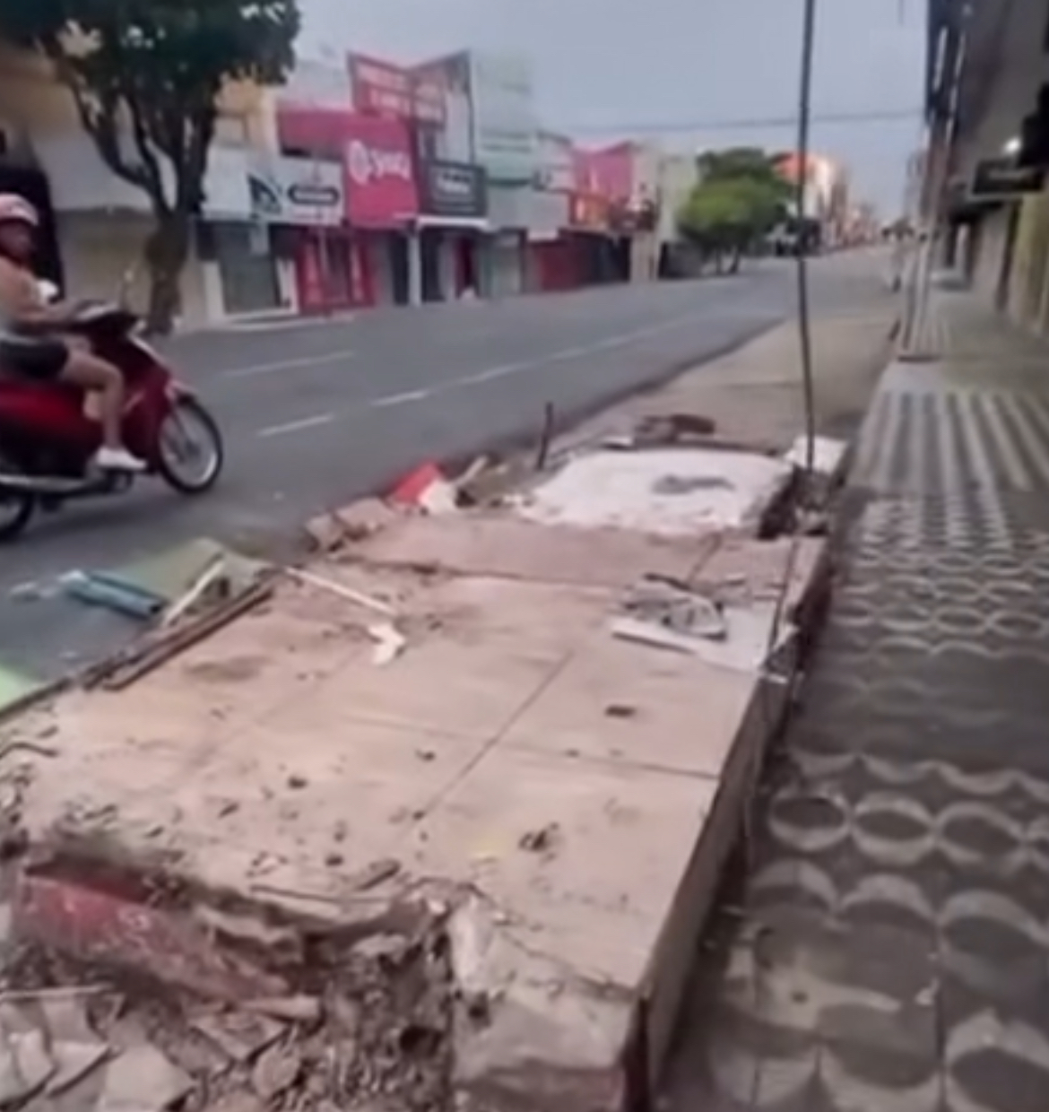 Quiosque é removido do Centro de Mossoró; Prefeitura afirma que ação cumpre decisão judicial