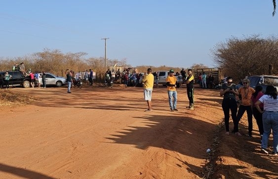Moradores realizam protesto e cobram melhorias na zona rural de Mossoró