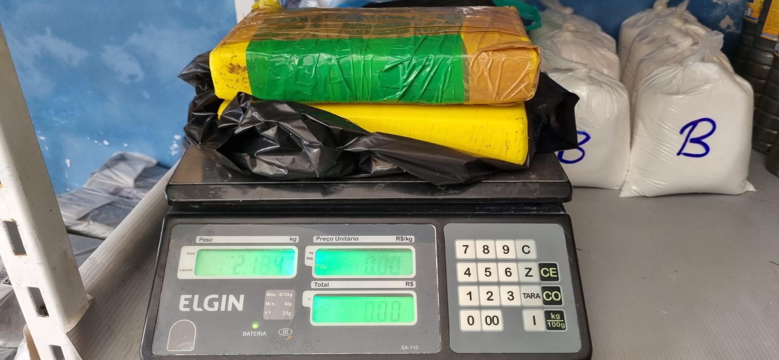 PRF apreende mais de 2kg de cocaína e prende homem de 29 anos na BR-304 em Mossoró