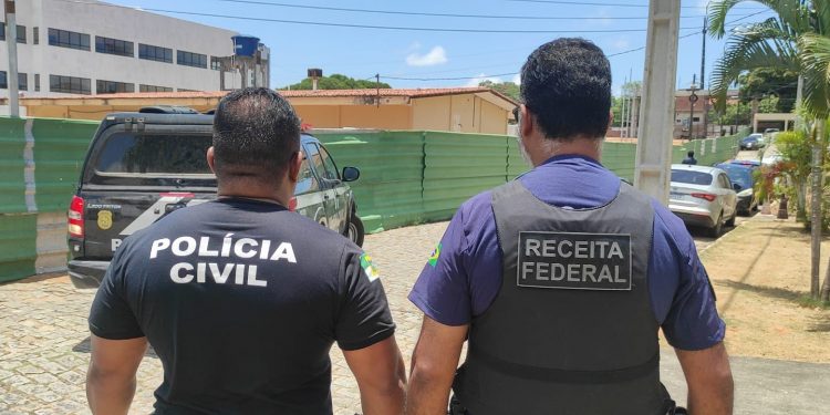 Receita Federal e Polícia Civil apreendem 1,2 tonelada de cocaína em Natal