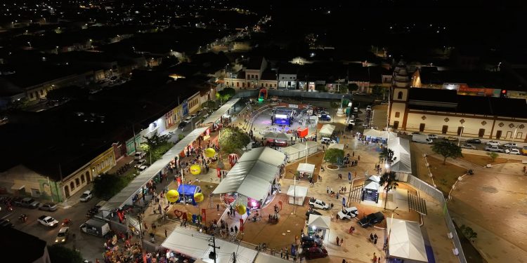 FENAVALE 2025 começa em Assú com shows, exposições e mais de 100 estandes