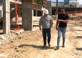 Em visita às obras do Hospital da Liga, senador Styvenson cobra repasse de recursos