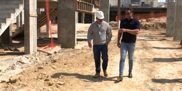 Em visita às obras do Hospital da Liga, senador Styvenson cobra repasse de recursos