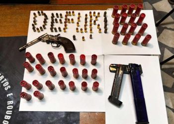 Armamento e munições são apreendidos em residência desabitada em Mossoró