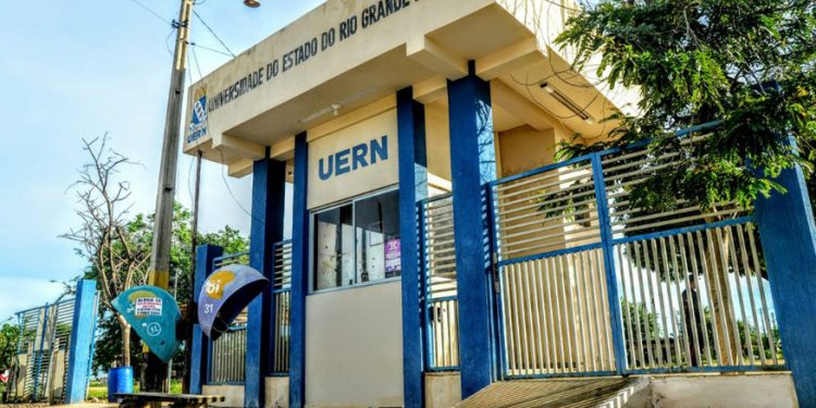 Uern publica edital do AfirmaSUS para seleção de discentes, tutores, co-tutores, preceptores e orientadores