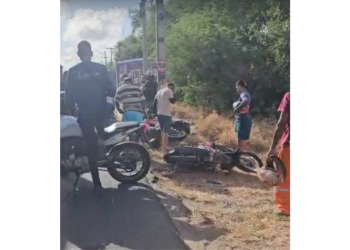 Acidente deixa quatro pessoas feridas na Avenida Leste-Oeste, em Mossoró