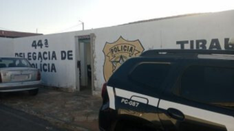 Polícia Civil prende dois homens em flagrante suspeitos de violência doméstica em Tibau