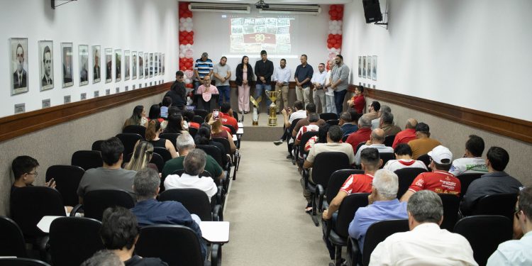 Potiguar empossa nova diretoria e celebra homenageados em noite solene na CDL Mossoró