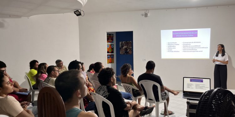 Encontro na Uern ensina como transformar ideias culturais em projetos concretos