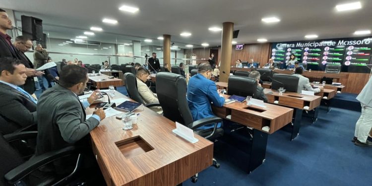 Câmara de Mossoró aprova criação do Programa Passe Livre Estudantil