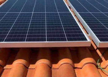 Cobrança de ICMS sobre energia solar no RN gera debate na Assembleia e preocupa consumidores