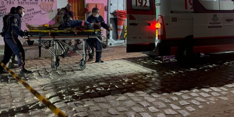 Homem de 28 anos é baleado no Bairro Dom Jaime Câmara e morre no Hospital Tarcísio Maia