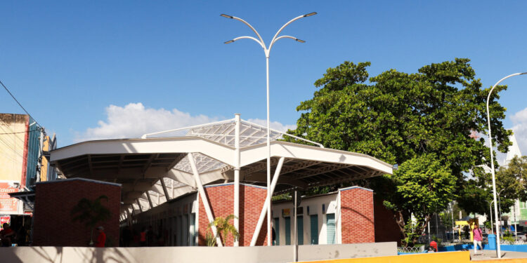 Mercado Central e Centro Comercial terão horários especiais nos dias 13, 14 e 21 de dezembro