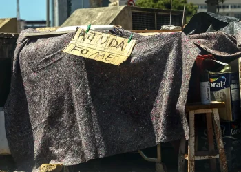 Pobreza recua em 2024 e atinge menos de 40% dos potiguares, aponta IBGE