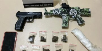 Polícias Civil e Militar prendem homem em flagrante por tráfico de drogas em Tibau