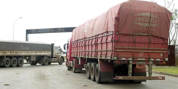 Governo cria linha de crédito de R$6 bilhões para renovar frota de caminhões no país