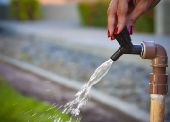 Caern trabalha para recuperar trecho de adutora que atende Upanema e áreas rurais