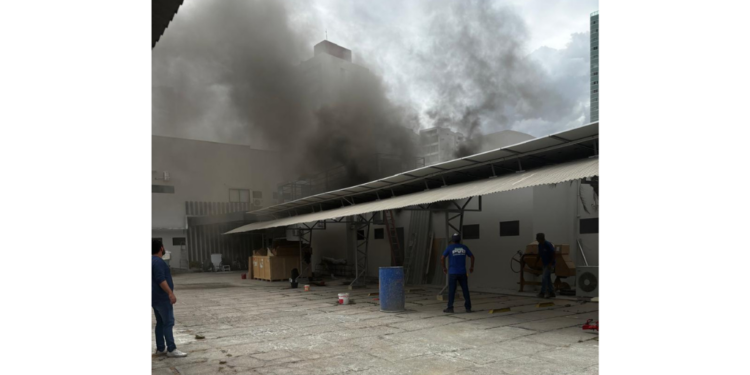 Princípio de incêndio provoca susto e evacuação em clínica no início da tarde desta segunda (22)