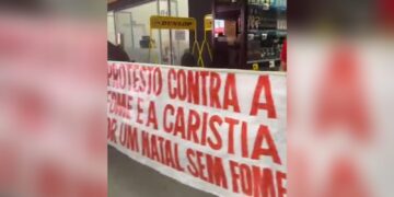 Membros de movimento social invadem supermercado em Natal
