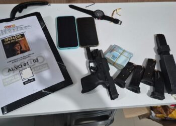 Operação apura ligação de servidora do Judiciário com chefe de facção