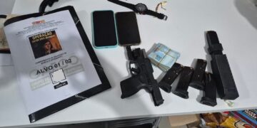 Operação apura ligação de servidora do Judiciário com chefe de facção