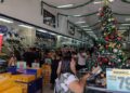 Véspera de Natal: comércio segue aberto até as 18h; manhã foi de intensa movimentação