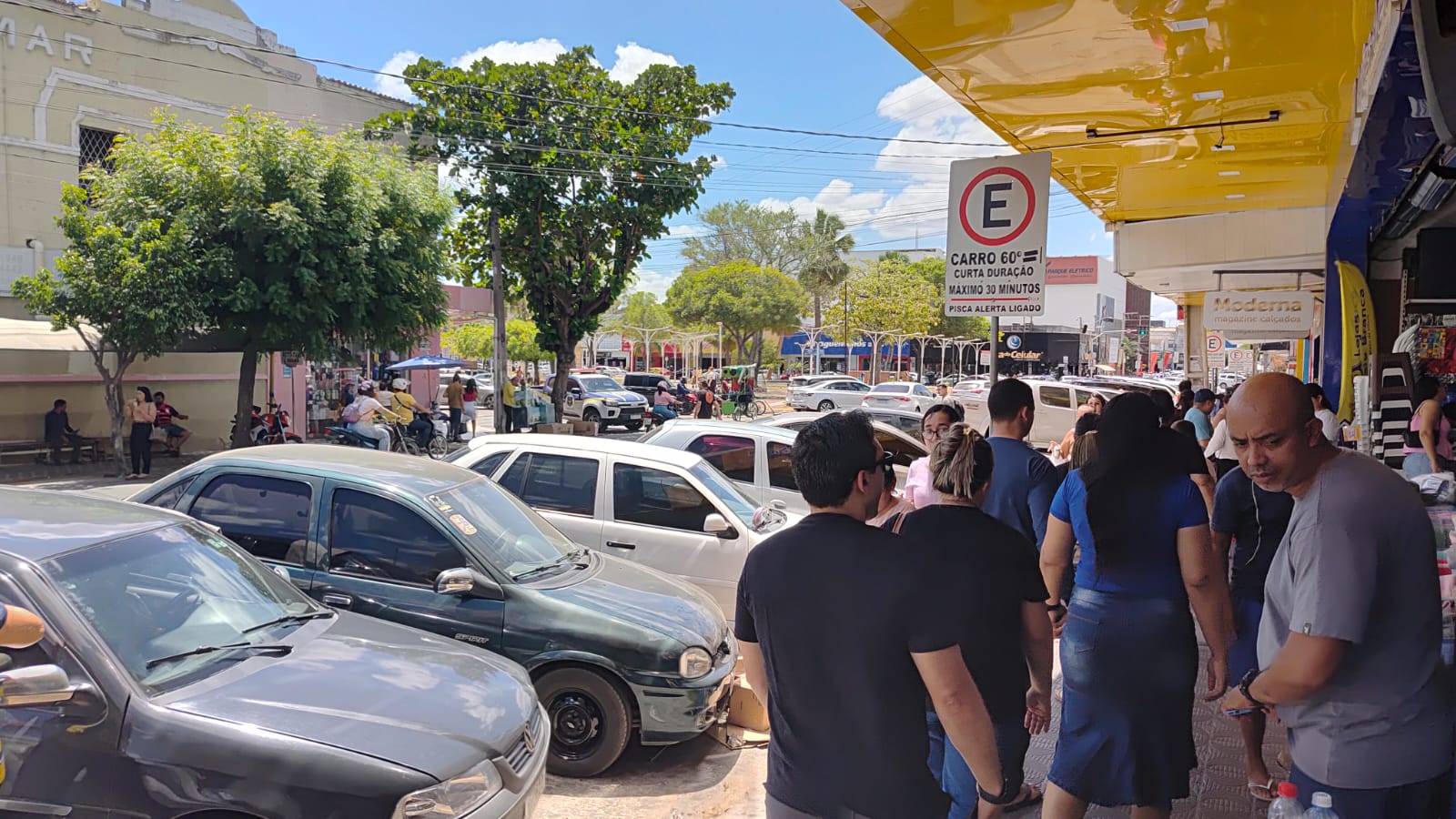 Após o Natal, trocas movimentam o comércio e levantam dúvidas sobre direitos do consumidor