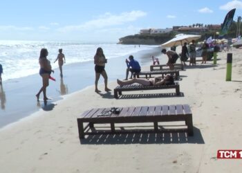 Veraneio aquece comércio e turismo em Tibau no litoral potiguar