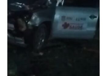 Carro da Secretaria de Saúde de Assu colide em vaca na Zona Rural