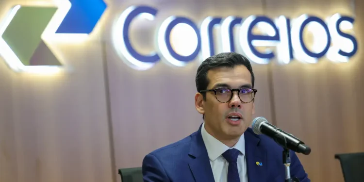 Correios preveem 15 mil demissões voluntárias e fechar mil agências