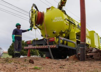 Serviços de limpeza, desobstrução e recuperação de estruturas reduzem riscos no período chuvoso