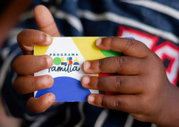 Bolsa Família começa a ser pago nesta segunda-feira (19)