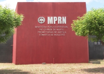 MP apura responsabilidade sobre caso de adolescente com traje nazista