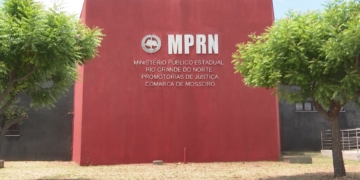 MP apura responsabilidade sobre caso de adolescente com traje nazista