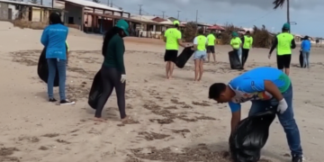 Mutirão ambiental promove limpeza da praia em Tibau neste sábado (3)