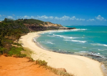 Turismo do RN cresce acima da média nacional e impulsiona setor de serviços em 2025