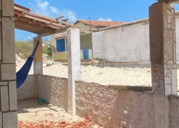 Alpendre de residência desaba próximo à Praia de Tibau