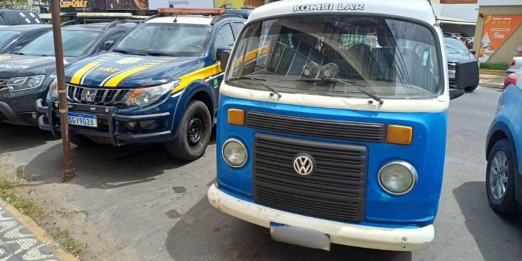 PRF recupera Kombi objeto de golpe de estelionato em Mossoró