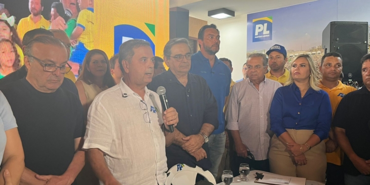 Rogério Marinho sai da disputa pelo Governo do RN e anuncia apoio a Álvaro Dias