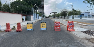 Avenida Jorge Coelho de Andrade é interditada para reparo em rede de água em Mossoró