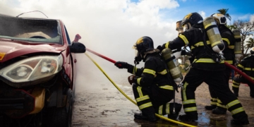 Bombeiros do RN são pioneiros no Brasil a adotar tecnologia específica para incêndios em veículos elétricos
