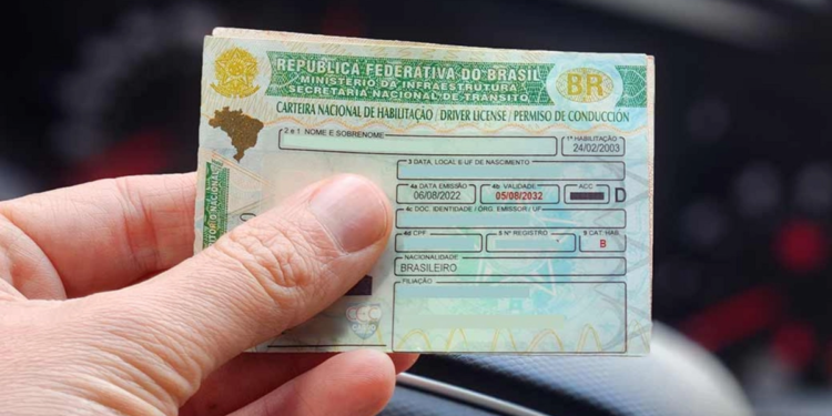 Detran/RN realiza renovação gratuita e automática para mais de 6 mil CNHs no estado