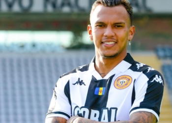 Gabriel Verón assina com novo clube em Portugal: “ainda tenho muito a mostrar no futebol”